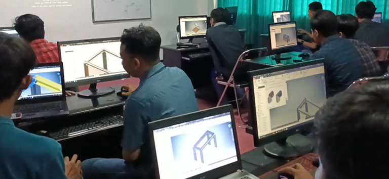 Begini Serunya Menganalisis Komponen Kereta Api di CoE Construction & Vehicle Simulation (CVS)