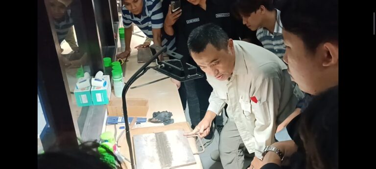 Kolaborasi Praktisi Mengajar: Praktisi dari PT. Kramat Hidro Mandiri Mengajar NDT (Non-Destructive Testing) dalam Kelas Unggulan CoE Welding Inspection
